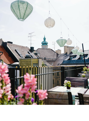 The Roof Terrace – with great views | LOUIS Hotel München